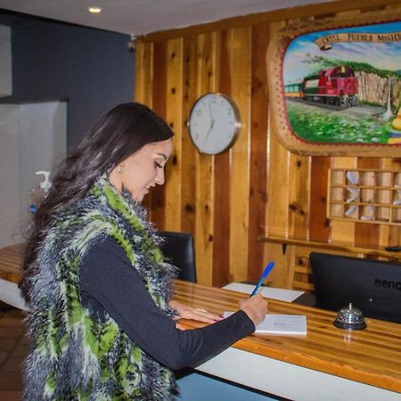 Hotel Cascada Inn Креел Екстериор снимка